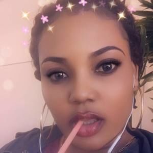 Meet your Posher, Aisha